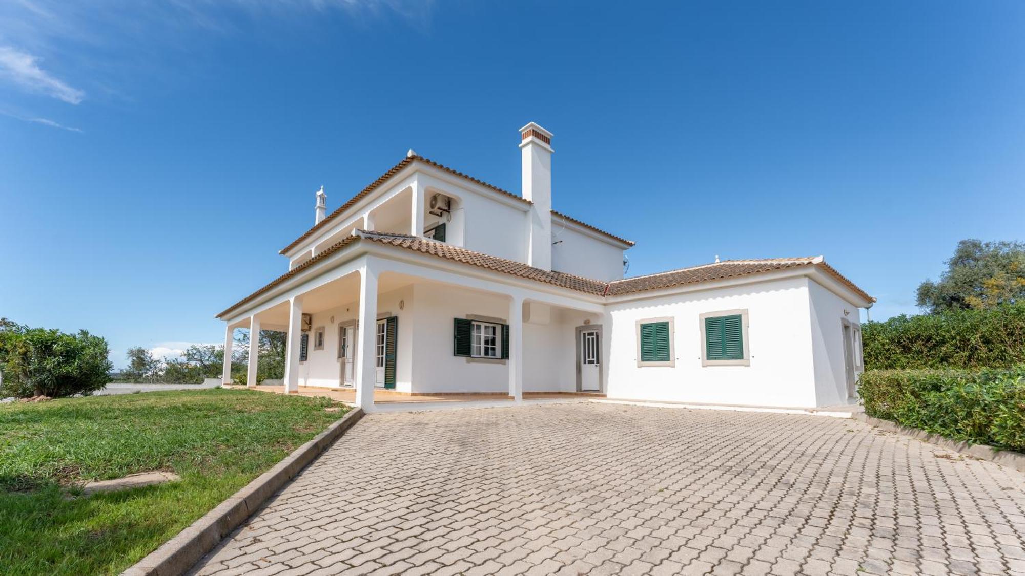 Sunny & Calm 4 Bdr House W/ Pool By Lovelystay Santo Estevao  Exterior photo