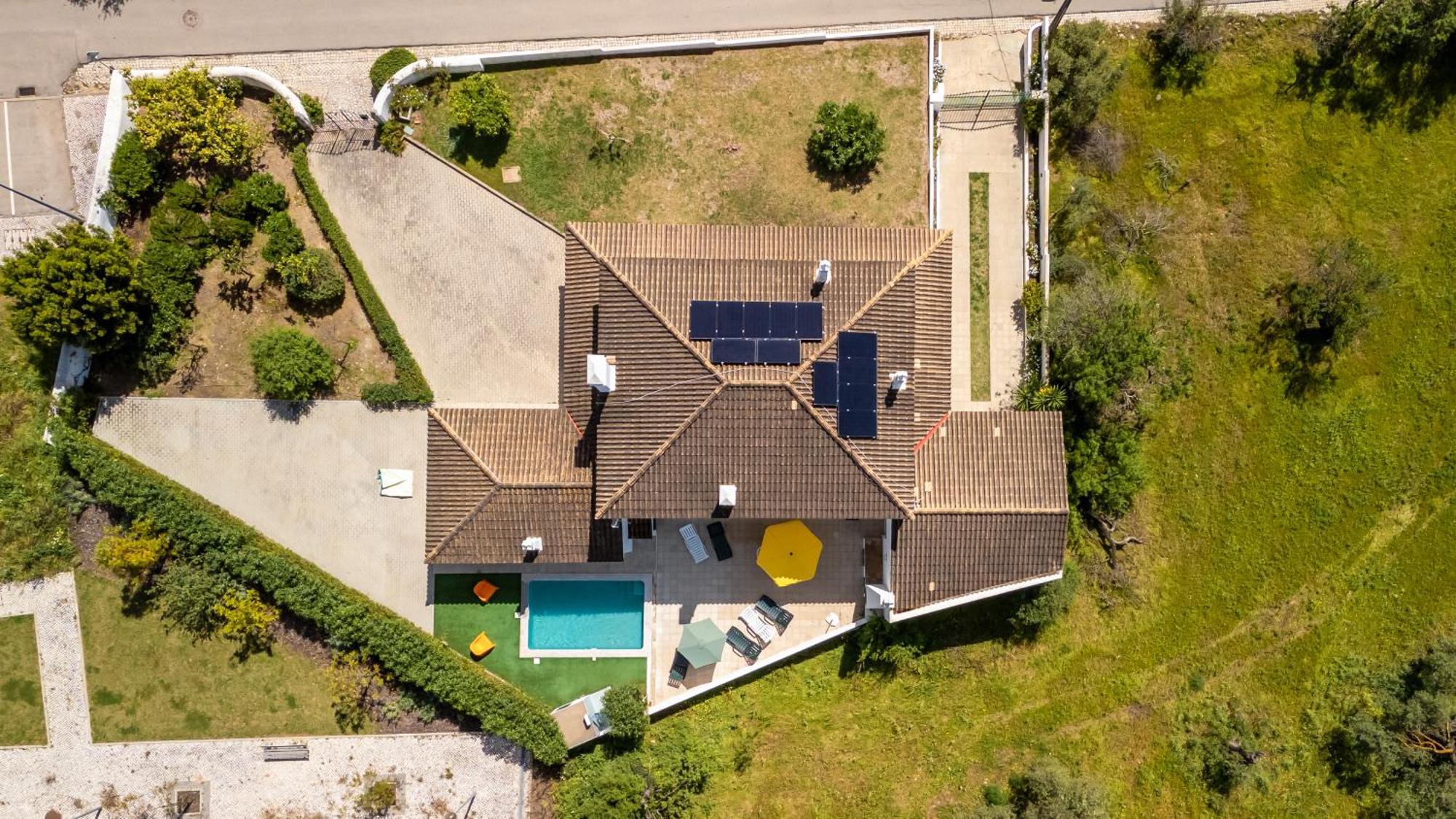 Sunny & Calm 4 Bdr House W/ Pool By Lovelystay Santo Estevao  Exterior photo